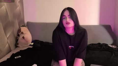 Lili online show from March 9, 2026, 1:15 pm