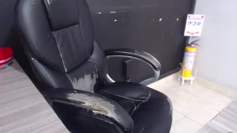 Snapshot of angy_ro12 chatting on June 18, 2026, 8:57 pm angy online show from June 18, 2026, 8:57 pm