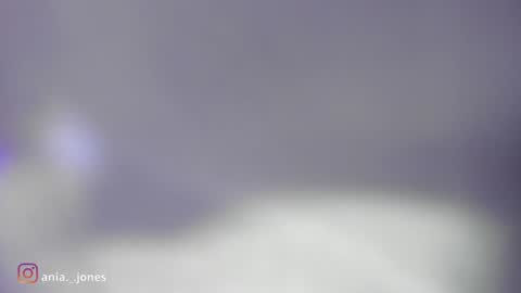 Ania online show from January 8, 2025, 7:45 pm