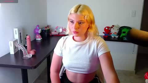 Ania online show from April 26, 2026, 12:19 am