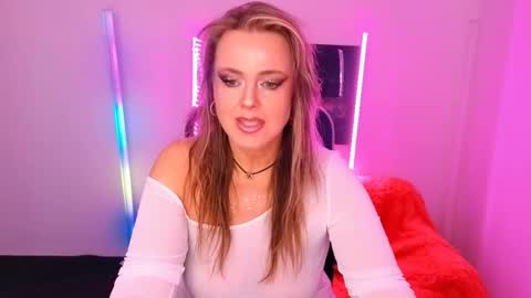 Aniela online show from September 16, 2025, 7:31 am