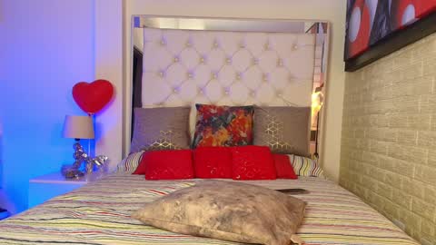 laura  online show from March 8, 2025, 5:17 am