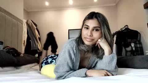 Snapshot of aniishaa chatting on February 15, 2025, 12:43 pm anisha online show from February 15, 2025, 12:43 pm