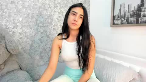 anika_h online show from March 31, 2026, 12:16 pm