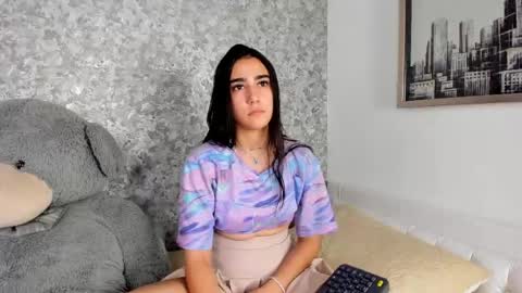 anika_h online show from April 21, 2026, 12:22 pm