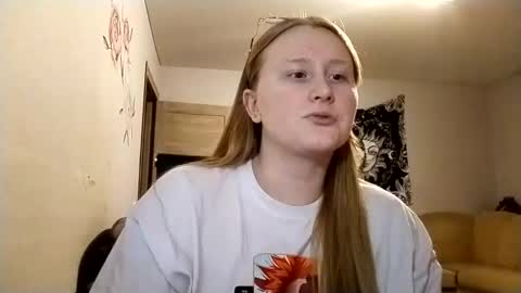 Anika online show from September 26, 2025, 1:31 am