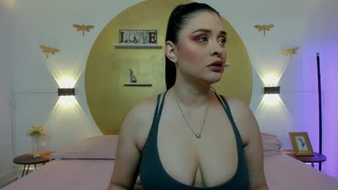 Snapshot of anikaromanof chatting on June 10, 2026, 11:42 am Anika Romano online show from June 10, 2026, 11:42 am