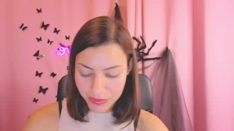 Anni online show from October 26, 2025, 3:51 pm