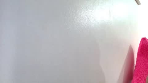 ana independent model online show from October 7, 2025, 6:32 am