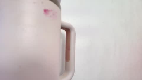 ana independent model online show from October 12, 2025, 7:40 am