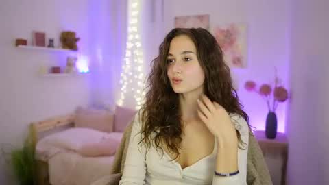 Anita Grey online show from September 25, 2025, 6:44 pm