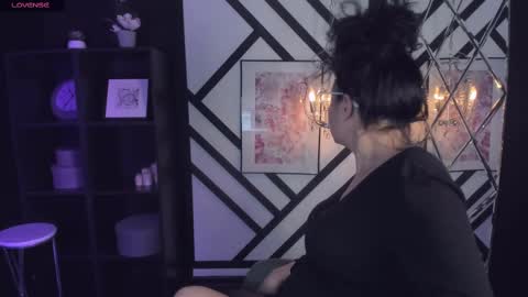 Anita online show from March 6, 2025, 2:30 am