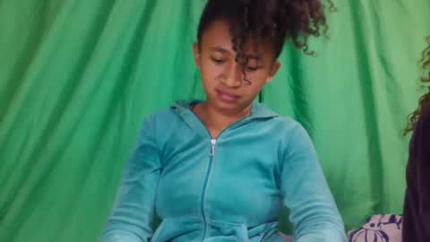 Snapshot of anitaazzh chatting on June 10, 2026, 7:35 pm anitaazzh online show from June 10, 2026, 7:35 pm