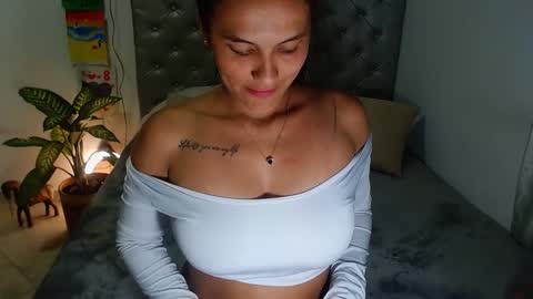 esmeralda online show from February 15, 2025, 12:04 am