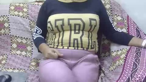 anjali_dogra786 online show from November 6, 2025, 7:59 pm