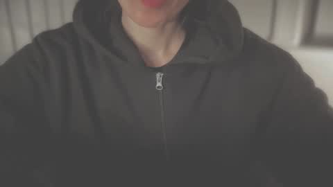 Anje online show from November 19, 2025, 5:35 pm