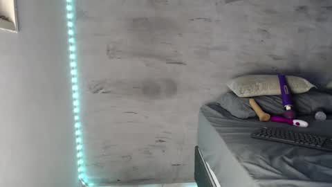 Hello My name is NaiaraPv is OPEN online show from February 12, 2025, 1:48 pm