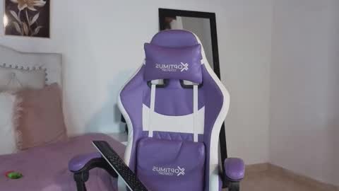 Ana  online show from October 8, 2025, 12:08 am