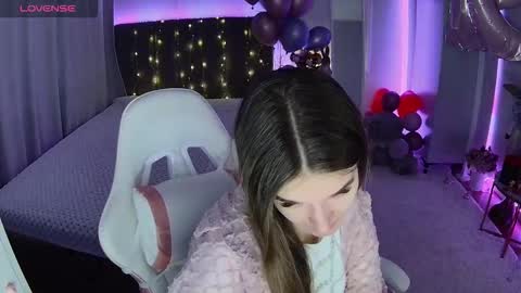 ann_woood online show from March 6, 2026, 7:38 am