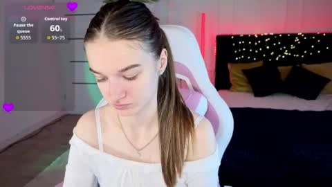 Snapshot of ann_woood chatting on July 8, 2026, 2:43 pm ann_woood online show from July 8, 2026, 2:43 pm