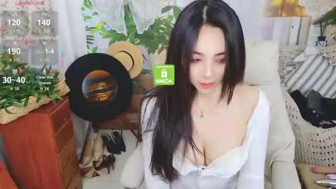 anna6513812 online show from April 7, 2026, 3:29 am