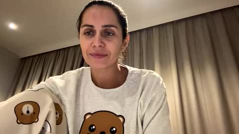 Anna online show from November 8, 2025, 7:56 pm