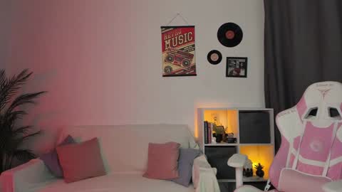 Snapshot of anna_belle3 chatting on February 3, 2025, 3:53 am AnnaThe next stream is tomorrow online show from February 3, 2025, 3:53 am