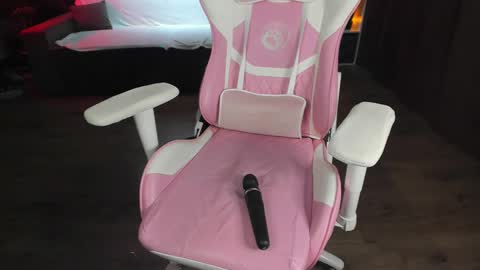 Snapshot of anna_belle3 chatting on February 24, 2025, 3:23 am AnnaThe next stream is tomorrow online show from February 24, 2025, 3:23 am