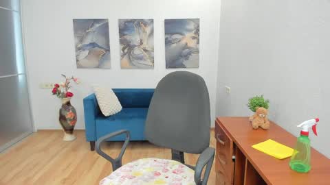 Anna Ditrih online show from June 2, 2026, 11:34 am