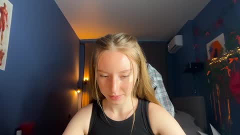 Snapshot of anna_kare chatting on May 25, 2026, 11:38 am Anna online show from May 25, 2026, 11:38 am