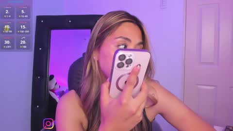 Ana Lucia online show from January 21, 2025, 10:30 pm