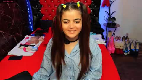 Ana   online show from September 29, 2025, 1:33 am