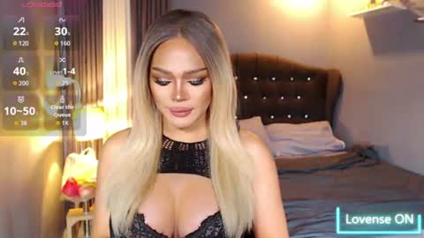 Snapshot of anna_mclaine chatting on June 14, 2026, 12:08 am Miss Anna online show from June 14, 2026, 12:08 am
