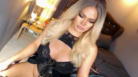 Snapshot of anna_mclaine chatting on June 20, 2026, 12:36 am Miss Anna online show from June 20, 2026, 12:36 am