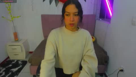 Snapshot of anna_moon18 chatting on October 17, 2025, 4:48 am ANNA online show from October 17, 2025, 4:48 am