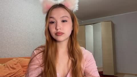 Snapshot of anna_raspberry chatting on April 12, 2026, 5:18 pm Anne online show from April 12, 2026, 5:18 pm