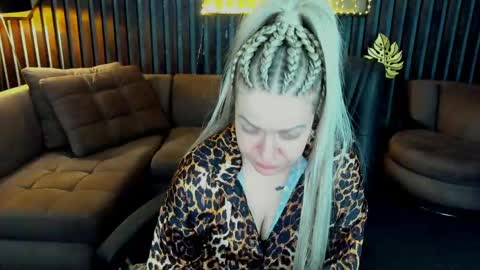 anna_snow9 online show from April 13, 2026, 4:51 am