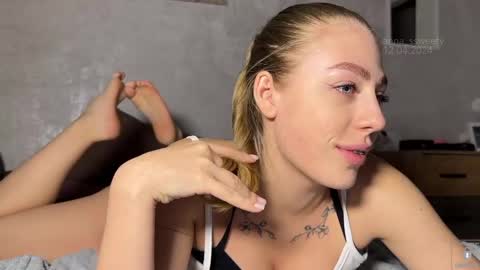 Anna  fansly anna sssweety online show from December 4, 2024, 2:59 pm