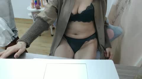 Snapshot of anna_xyz chatting on November 29, 2025, 1:41 am anna_xyz online show from November 29, 2025, 1:41 am