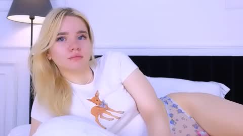 AnnaBelle online show from September 28, 2025, 2:17 am