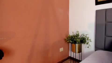 AnnaBrooks online show from April 22, 2026, 12:35 am