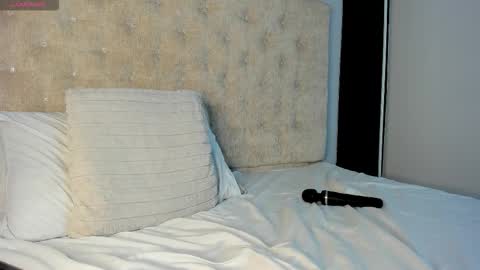 Anna Landry online show from October 1, 2025, 7:36 am