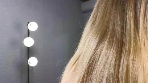 Annabel online show from November 23, 2025, 5:29 am