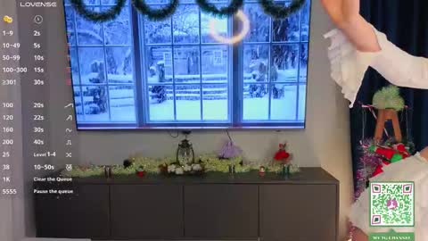 Holly Molly Im Polly online show from December 2, 2025, 7:42 pm