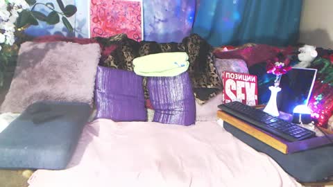 AnnaMila online show from April 4, 2026, 5:06 am