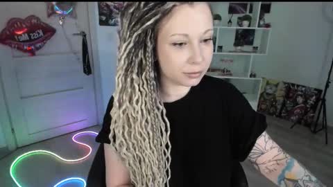 Anna online show from March 25, 2026, 3:07 pm