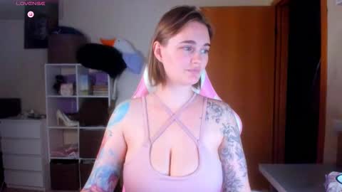 AnnaRoading online show from November 1, 2025, 11:07 pm