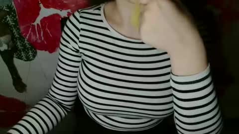 Bella online show from December 1, 2025, 6:13 pm