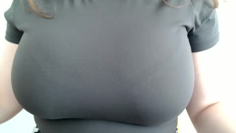 Snapshot of annbelll chatting on June 4, 2026, 9:37 am Bella online show from June 4, 2026, 9:37 am