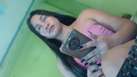 Snapshot of anne_hotaway chatting on June 14, 2026, 6:59 am anne_hotaway online show from June 14, 2026, 6:59 am